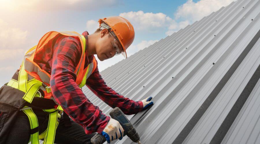 Professional gutter cleaning in Clay Center, KS